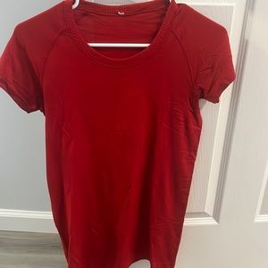 Lululemon Red Swiftly tech